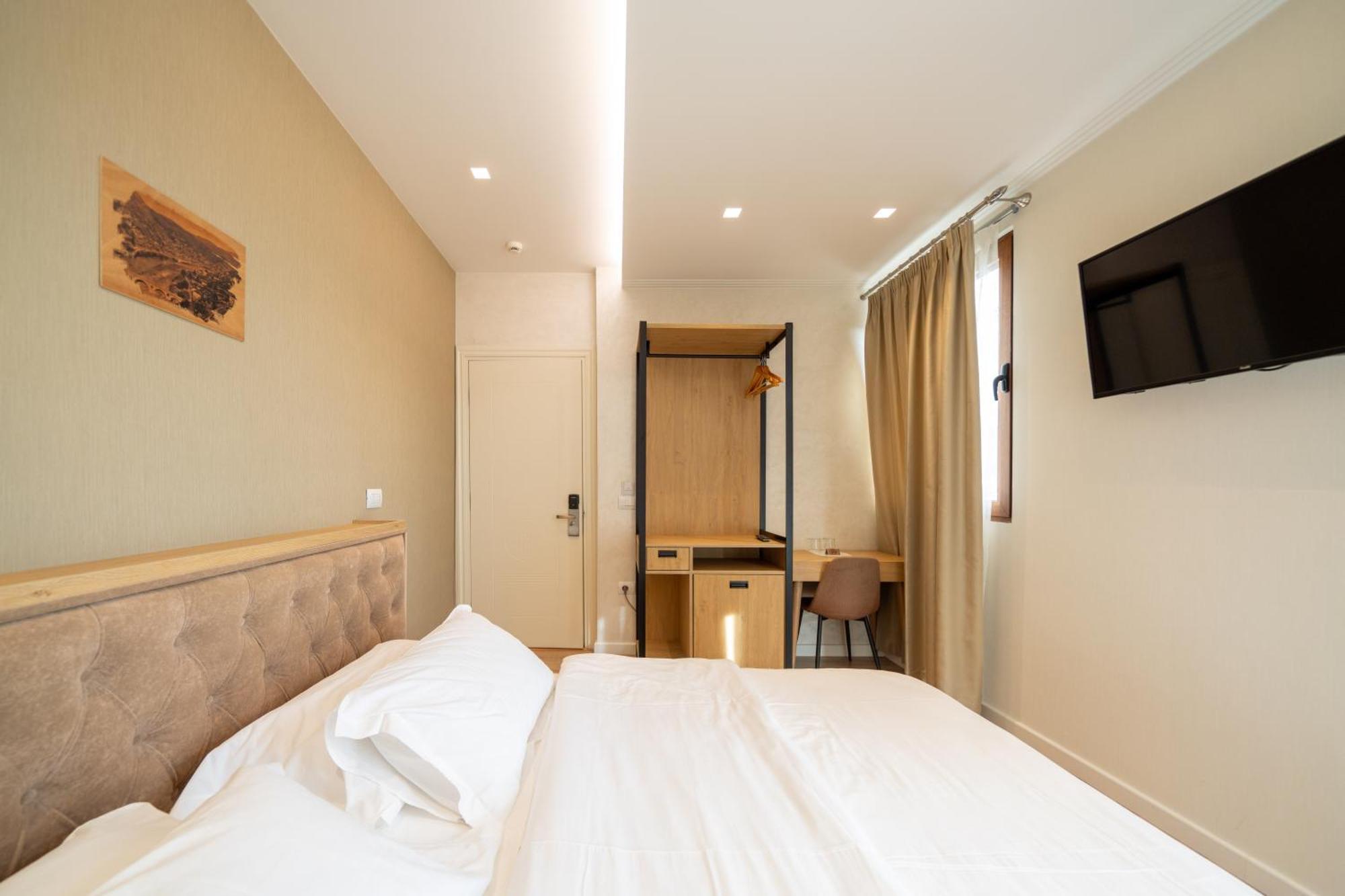 Merko Hotel Berat Exterior foto