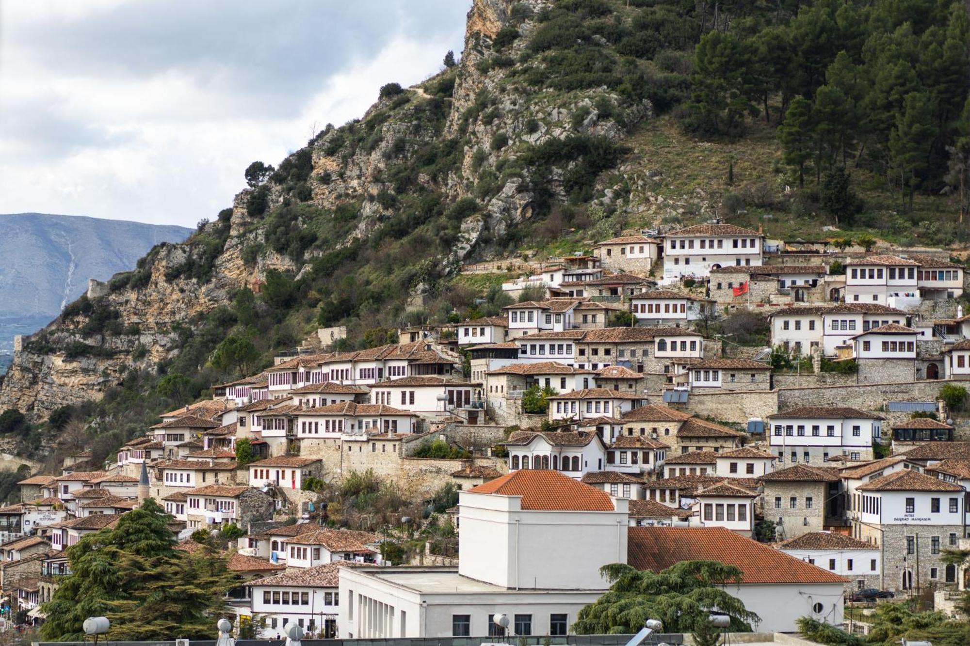 Merko Hotel Berat Exterior foto